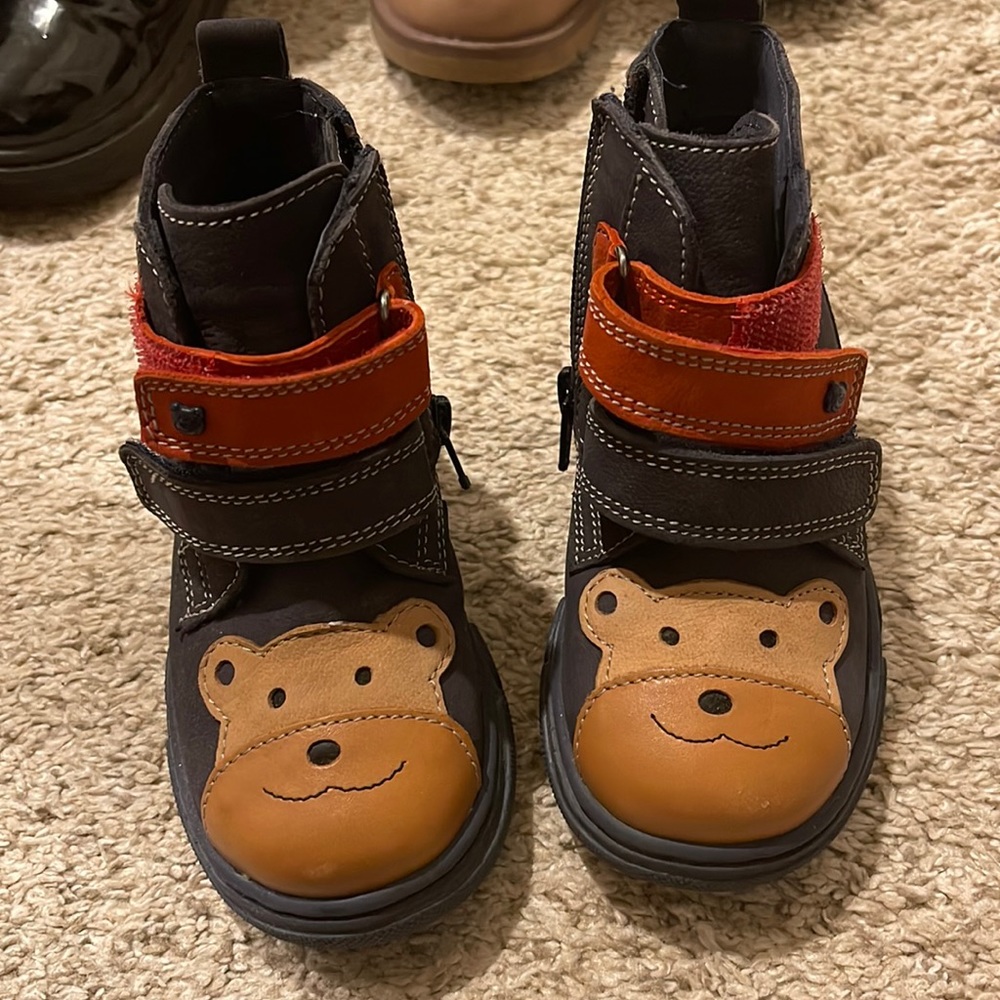 Bear boots